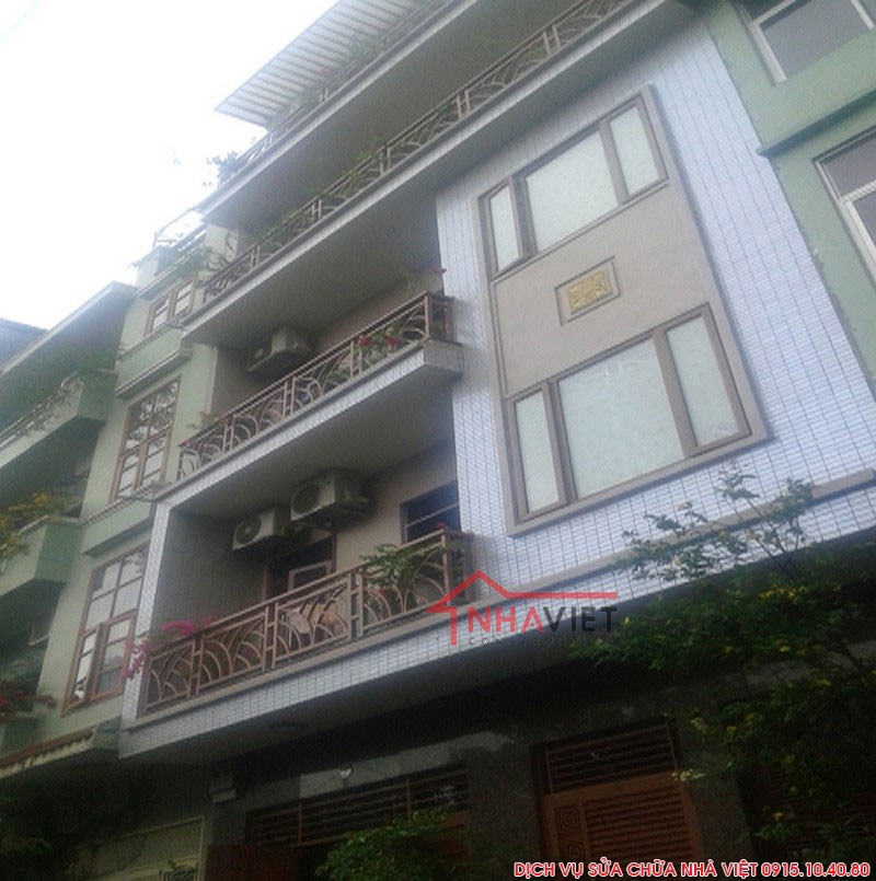  sua-chua-nha-anh-long-ngo-44-ham-tu-quan-quan-hoan-kiem-03Ngôi nhà đã được thêm hai tầng nhằm đảm bảo nhu cầu sử dụng cho 3 thế hệ trong gia đình - Sửa chữa nhà Hà Nội